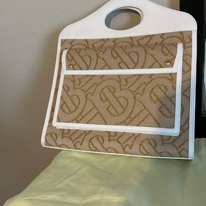 Sale New Authentic Burberry logo bag